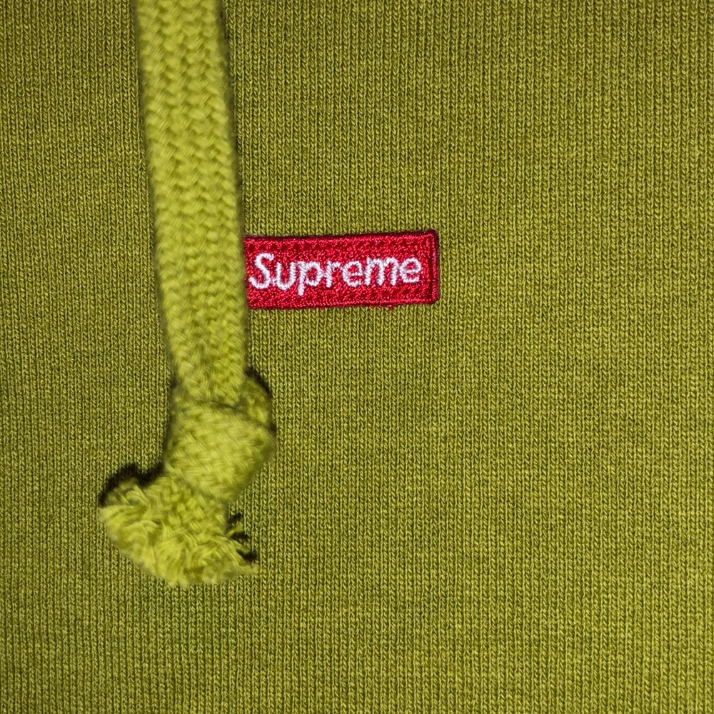 Authentic SUPREME green zip cup